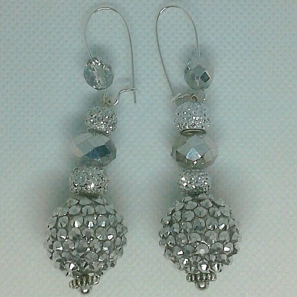 "Bling it up" dangle earrings - Picture 3 of 3